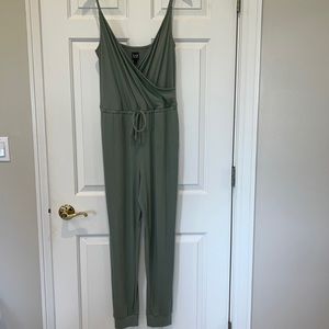 NWT Gap jumpsuit